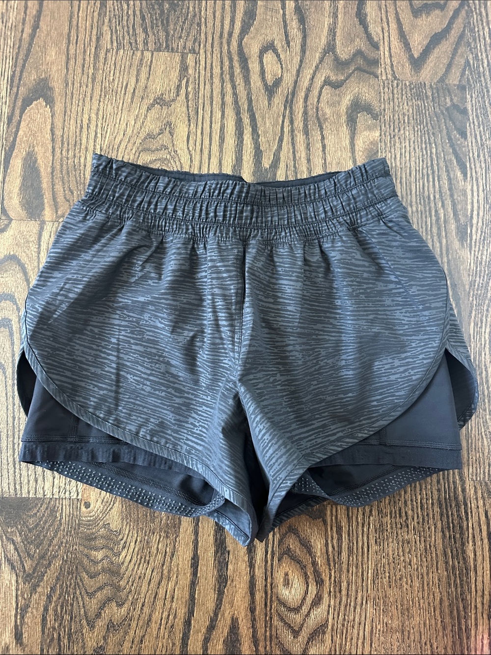 lululemon athletica Women's Black Textured Layered Running Shorts